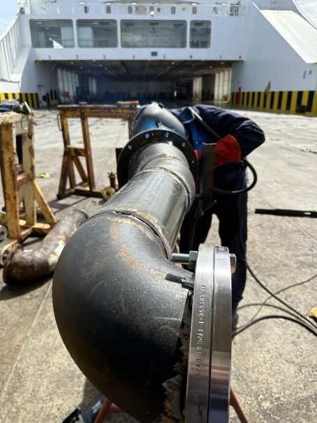 Marine pipe welding repair On-board pipe welding repair for marine systems